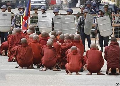 1apeaceful_protest_by_monks_in_burma