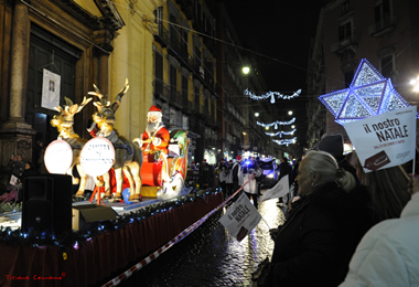 sfilata_carri_allegorici_napoli