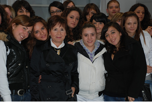 la_prof.ssa_rienzi_e_gli_allievi_partecipanti_al_progetto.jpg